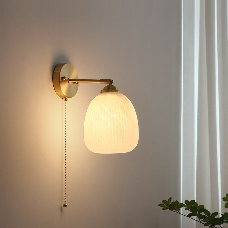 Wandlamp Gesatineerd Wit Glas Messing Trekschakelaar Moderne Slaapkamerverlichting Nordic Gestreept Design | Sulvida