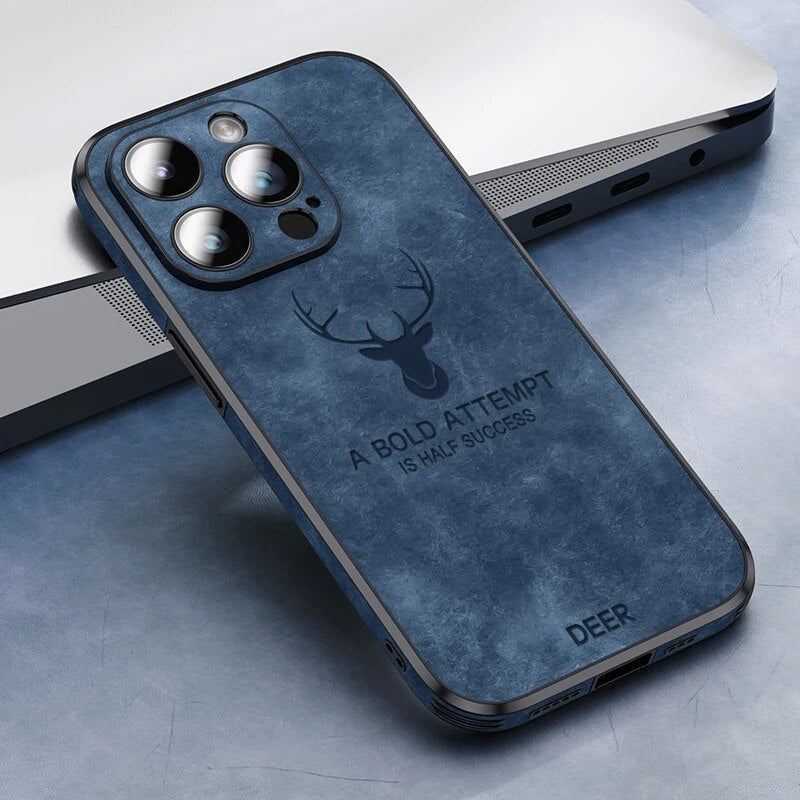 Lederen iPhone hoesje in wildleder met verhoogde kamerarand stofdempende bescherming en duurzame afwerking | Sulvida