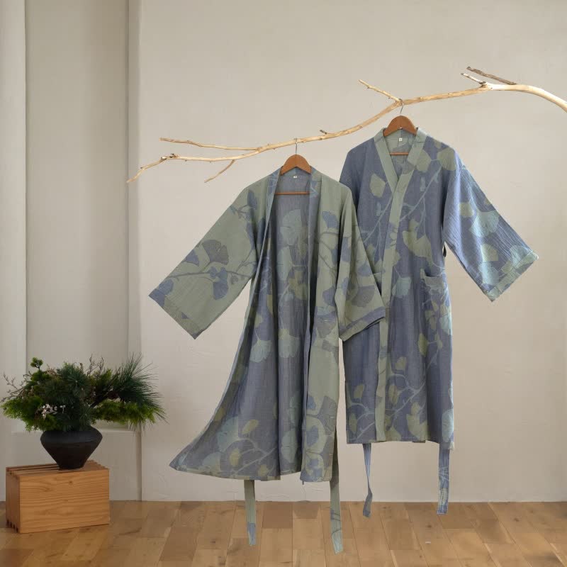 Organisch Katoenen Kimono Badjas met Ginkgo Bladeren Patroon – Omkeerbaar Tweekleurig Design voor Dames en Heren – Luchtige Gaas Kwaliteit – Luxe Loungewear met Bijpassende Riem | Sulvida