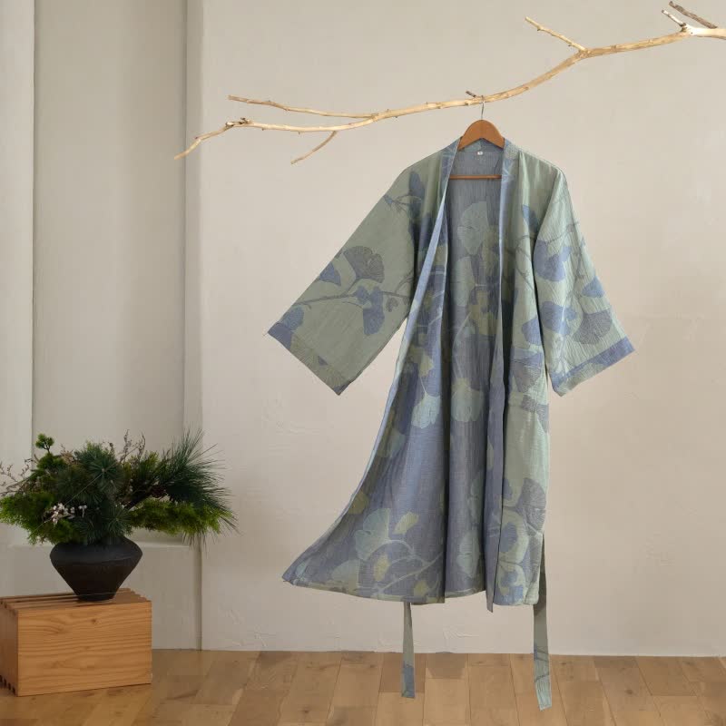 Organisch Katoenen Kimono Badjas met Ginkgo Bladeren Patroon – Omkeerbaar Tweekleurig Design voor Dames en Heren – Luchtige Gaas Kwaliteit – Luxe Loungewear met Bijpassende Riem | Sulvida