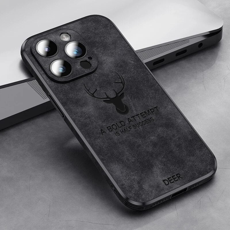 Lederen iPhone hoesje in wildleder met verhoogde kamerarand stofdempende bescherming en duurzame afwerking | Sulvida