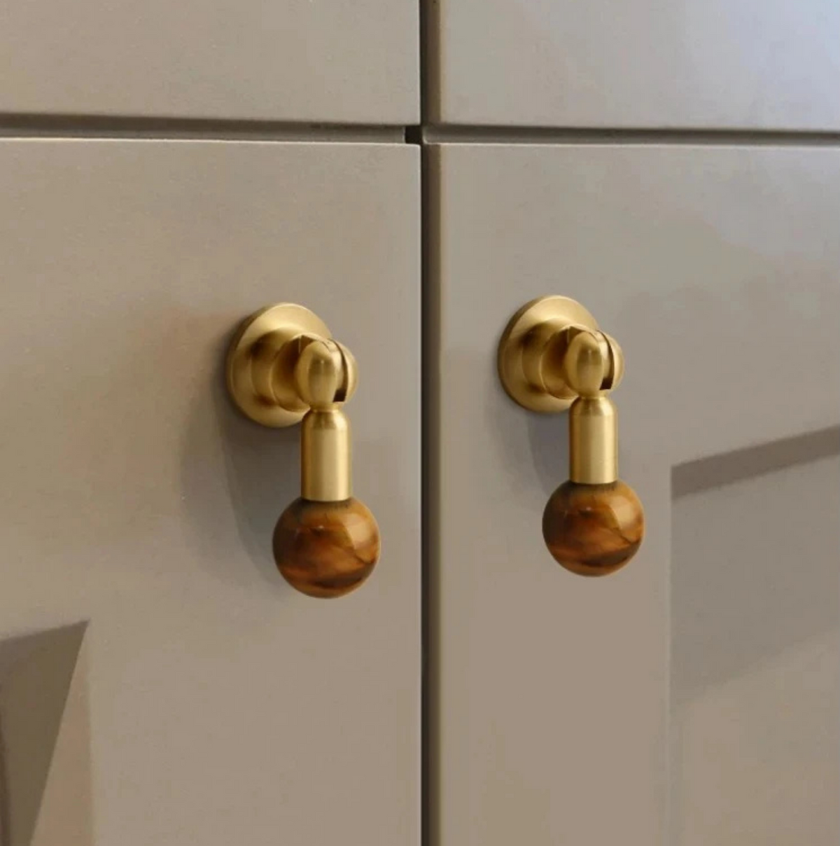 Kristallen Kastknop Amber – Messing en Glas Meubelgreep voor Kasten en Lades – Stijlvolle Decoratieve Kasthardware | Sulvida