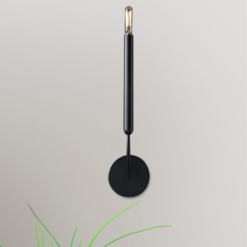 Metalen wandlamp met buisvormige kap klassiek zwart goud voor eetkamer gang entree woonruimte sfeervol | Sulvida