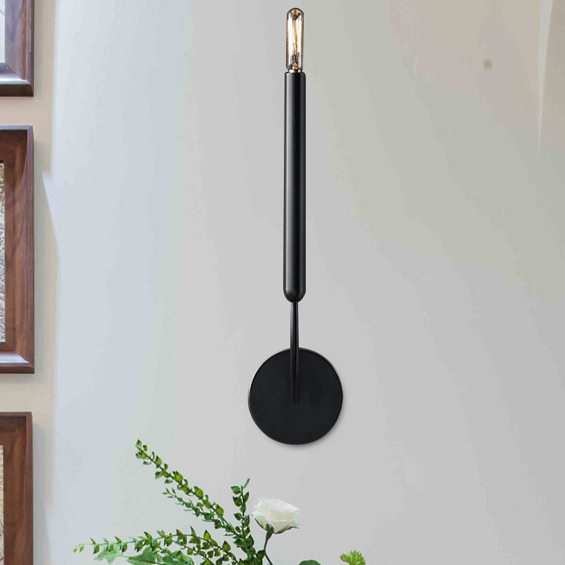 Metalen wandlamp met buisvormige kap klassiek zwart goud voor eetkamer gang entree woonruimte sfeervol | Sulvida