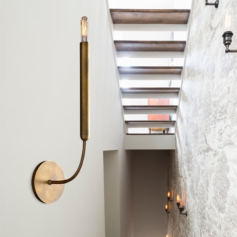 Metalen wandlamp met buisvormige kap klassiek zwart goud voor eetkamer gang entree woonruimte sfeervol | Sulvida