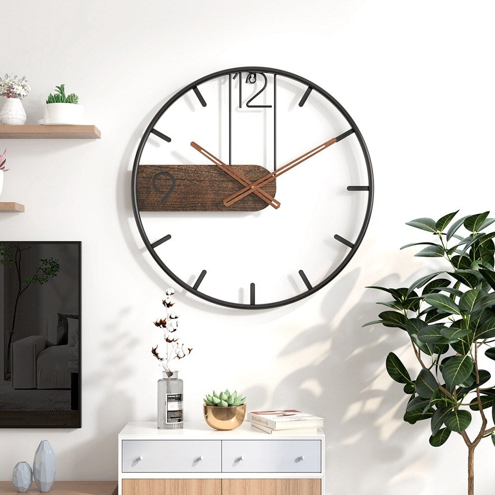 Stille wandklok met natuurlijk notenhout en stalen rand voor rustige interieur decoratie woonkamer kantoor | Sulvida