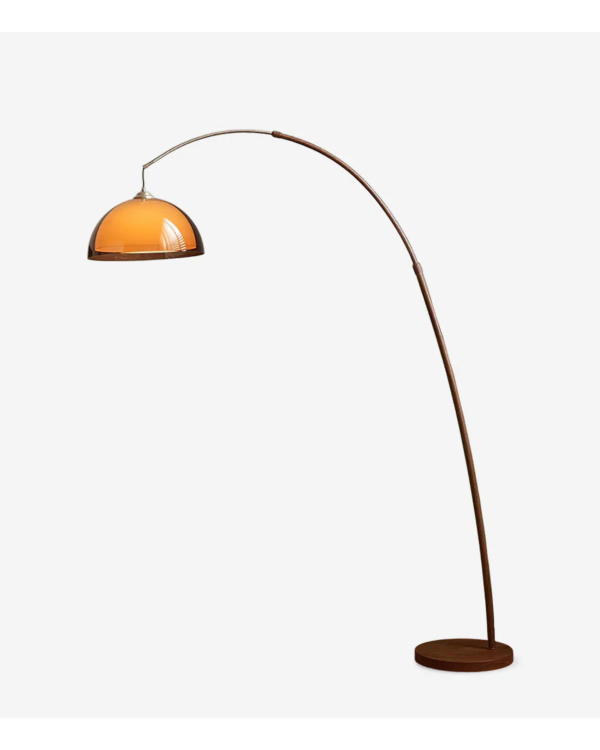 Staande Boogvormige Leeslamp met Verstelbare Arm en Amber Koepelkap voor Modern Interieur Woonkamer Sfeer | Sulvida