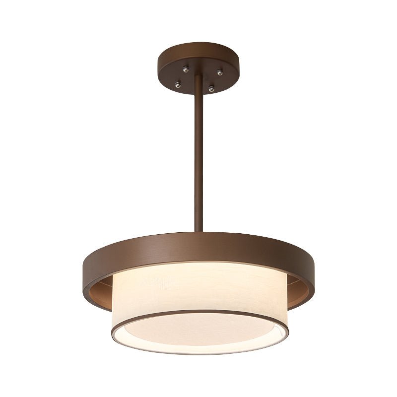 Hanglamp met gestapelde stoffen ringen en bronzen frame voor sfeervolle eetkamer en entree verlichting | Sulvida