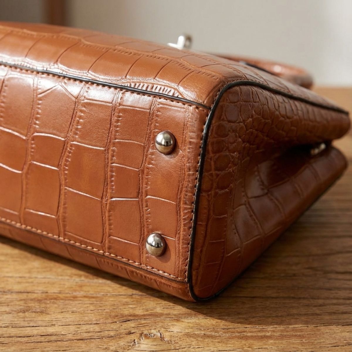 Ensemble de 4 sacs de luxe au design moderne en cuir pour un usage quotidien, sacs à main élégants pour femme, noir et marron | Sulvida