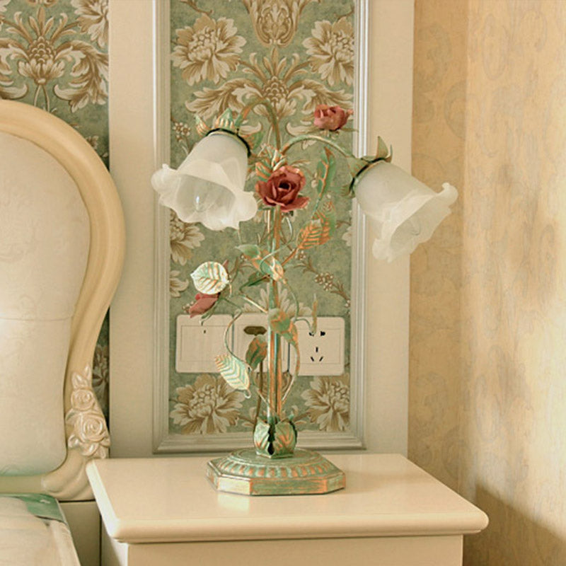 Metalen tafellamp met bloemmotief groen wit voor slaapkamer vintage shabby chic nachtkastje verlichting | Sulvida