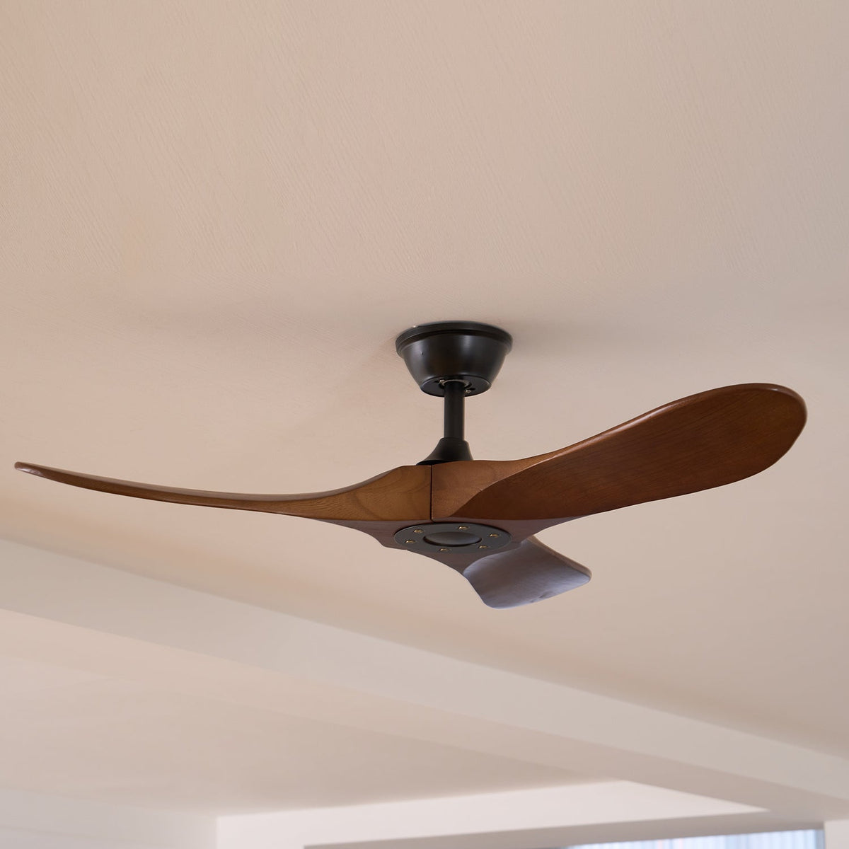 Plafondventilator Met Houten Bladen Afstandsbediening 6 Snelheden 106cm 132cm Diameter Verstelbaar Plafond | Sulvida