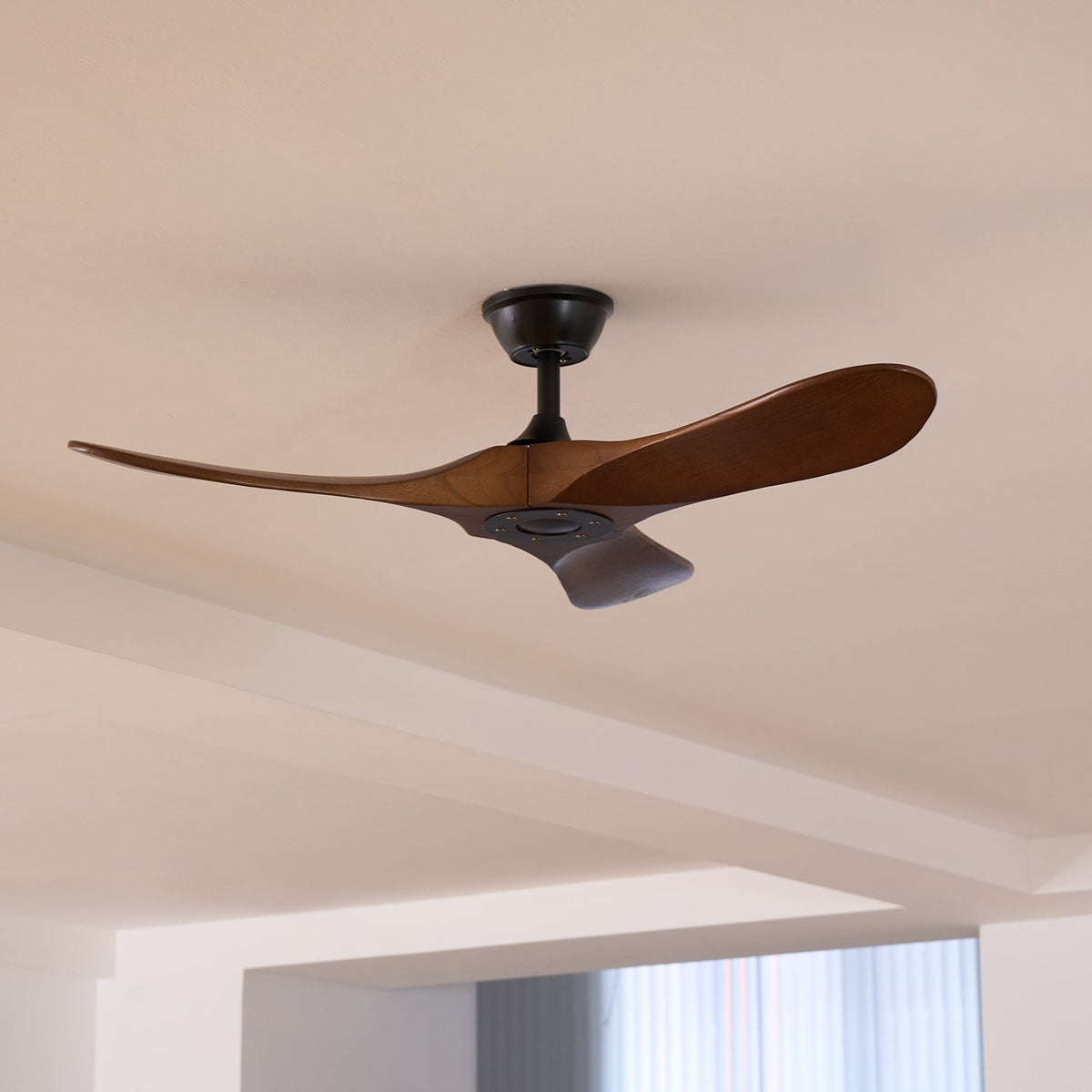 Plafondventilator Met Houten Bladen Afstandsbediening 6 Snelheden 106cm 132cm Diameter Verstelbaar Plafond | Sulvida