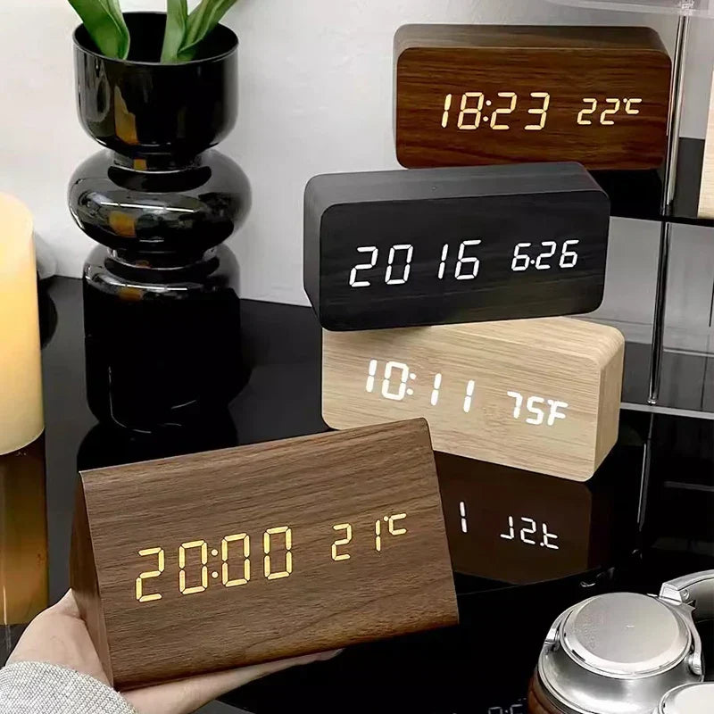 LED Wekker met Spraakbediening Houtlook Digitaal Display Temperatuur Alarm Slaapkamer Nachtlampje Dimbaar | Sulvida