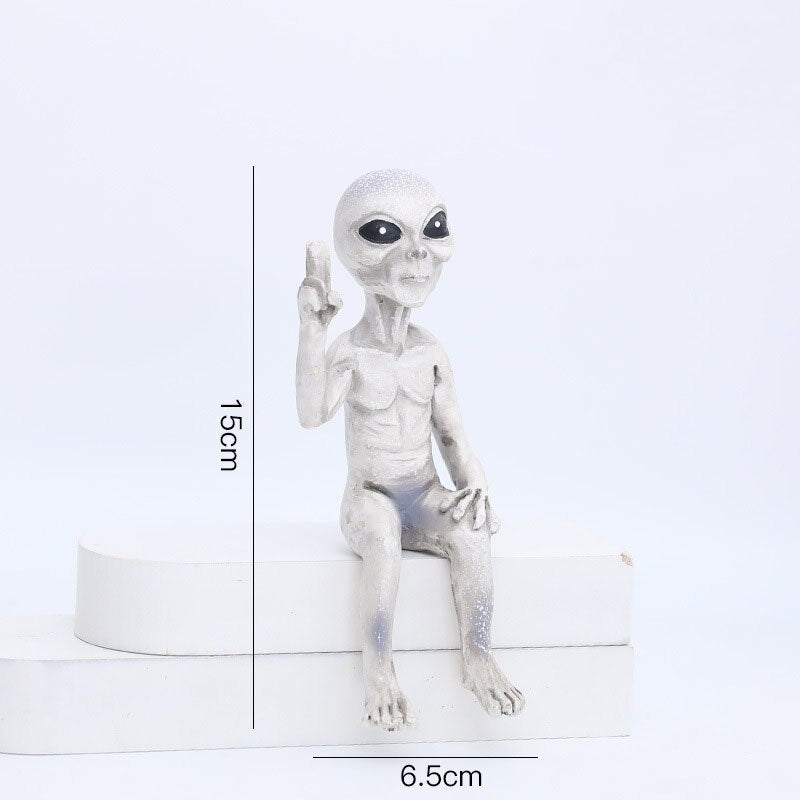 Decoratief Buitenbeeld Hars Alien Figuur Tuin Ontspannen Houding Sculptuur Groen Grijs Weerbestendig UV-Beschermd | Sulvida