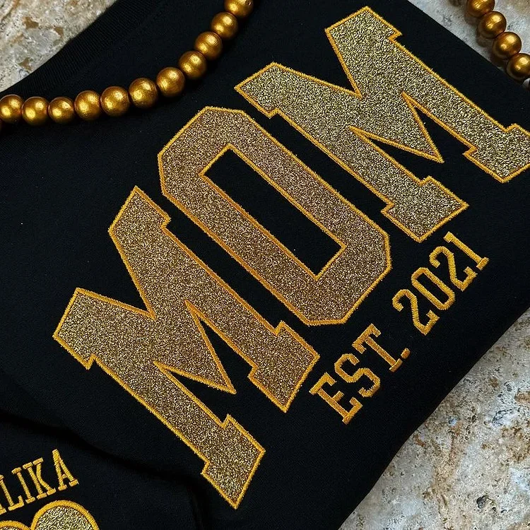 Gepersonaliseerde sweater voor mama met glitterdetails en kindernamen perfecte cadeautrui moederdag kerst | Sulvida