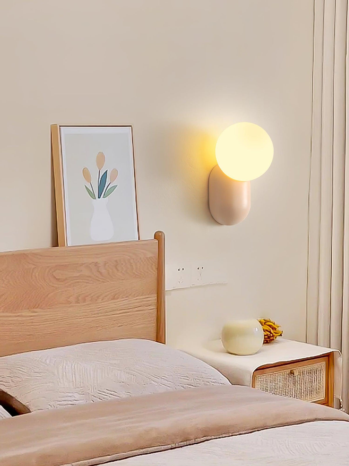 Minimalistische Wandlamp met Glazen Bol Sfeervolle Muuverlichting Roze Zwart Wit Grijs Retro Slaapkamer | Sulvida