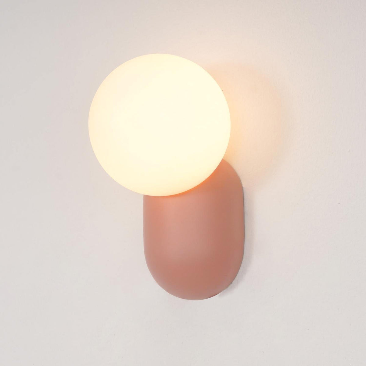 Minimalistische Wandlamp met Glazen Bol Sfeervolle Muuverlichting Roze Zwart Wit Grijs Retro Slaapkamer | Sulvida