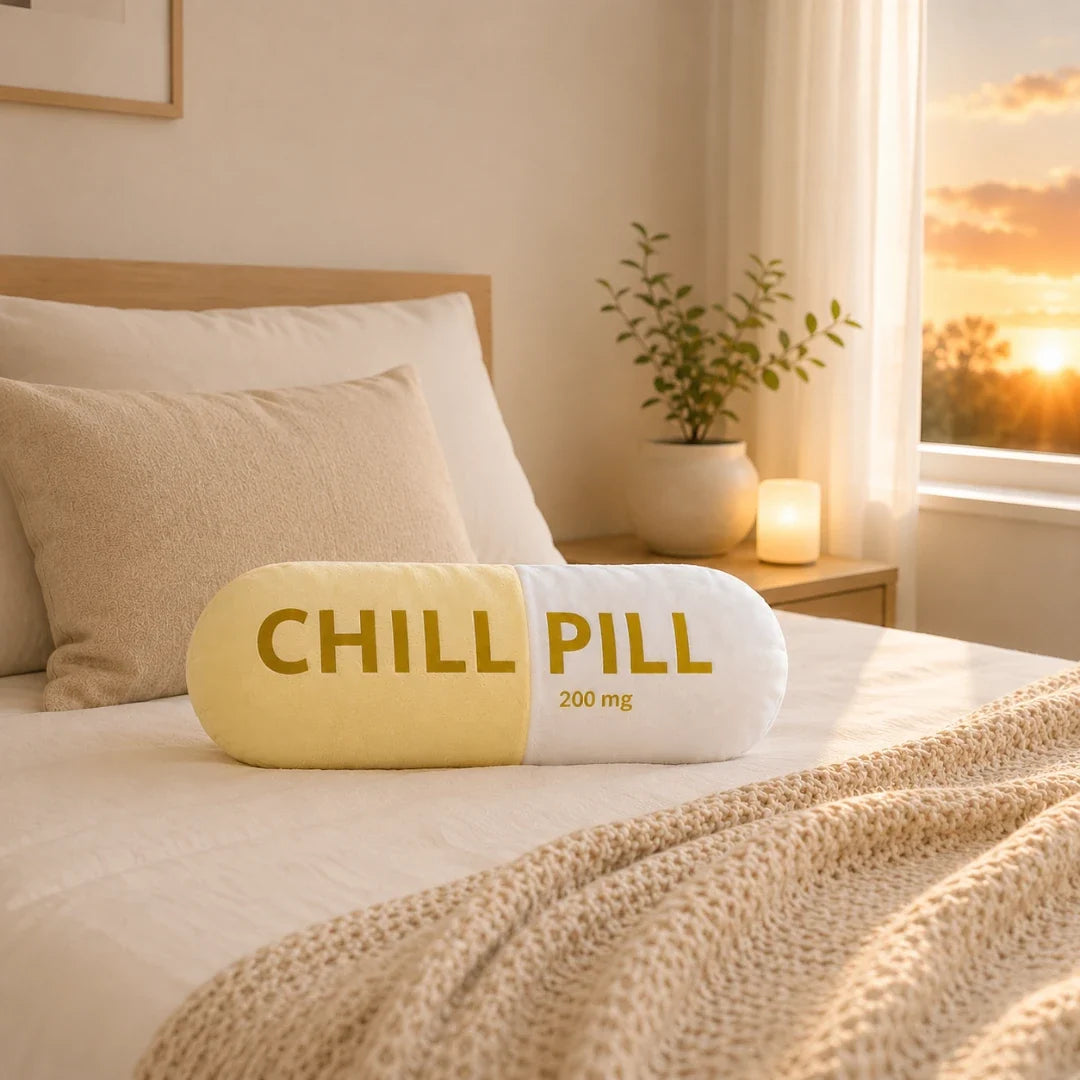 Pluchen capsulekussen 14×6 cm roze comfort sierkussen chill pill pillow decoratief woonkamer slaapkamer | Sulvida