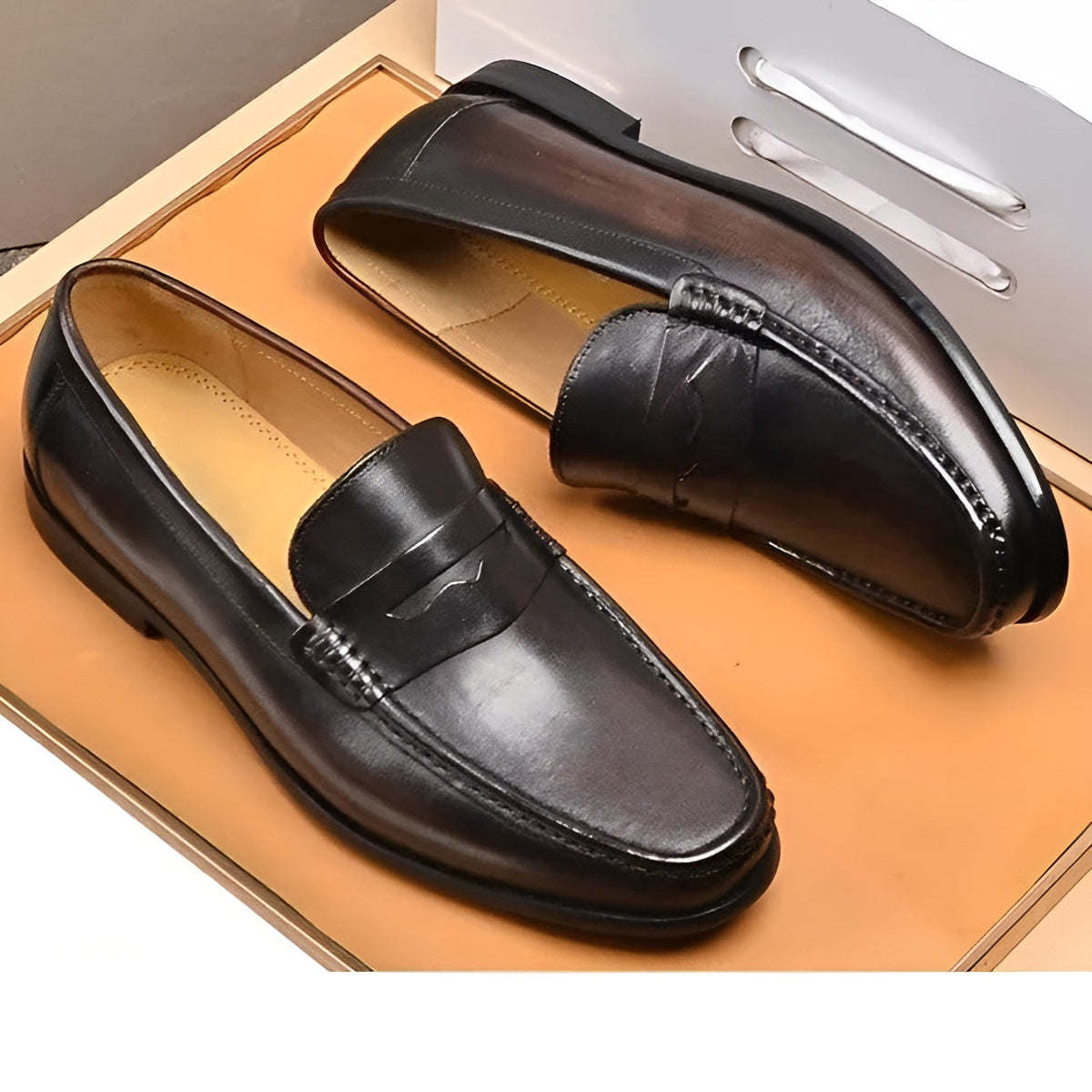 Heren Instappers met Klassiek Penny Strap Detail Moccasin Teenontwerp Zakelijk Comfort Loafers Leer Schoenen | Sulvida
