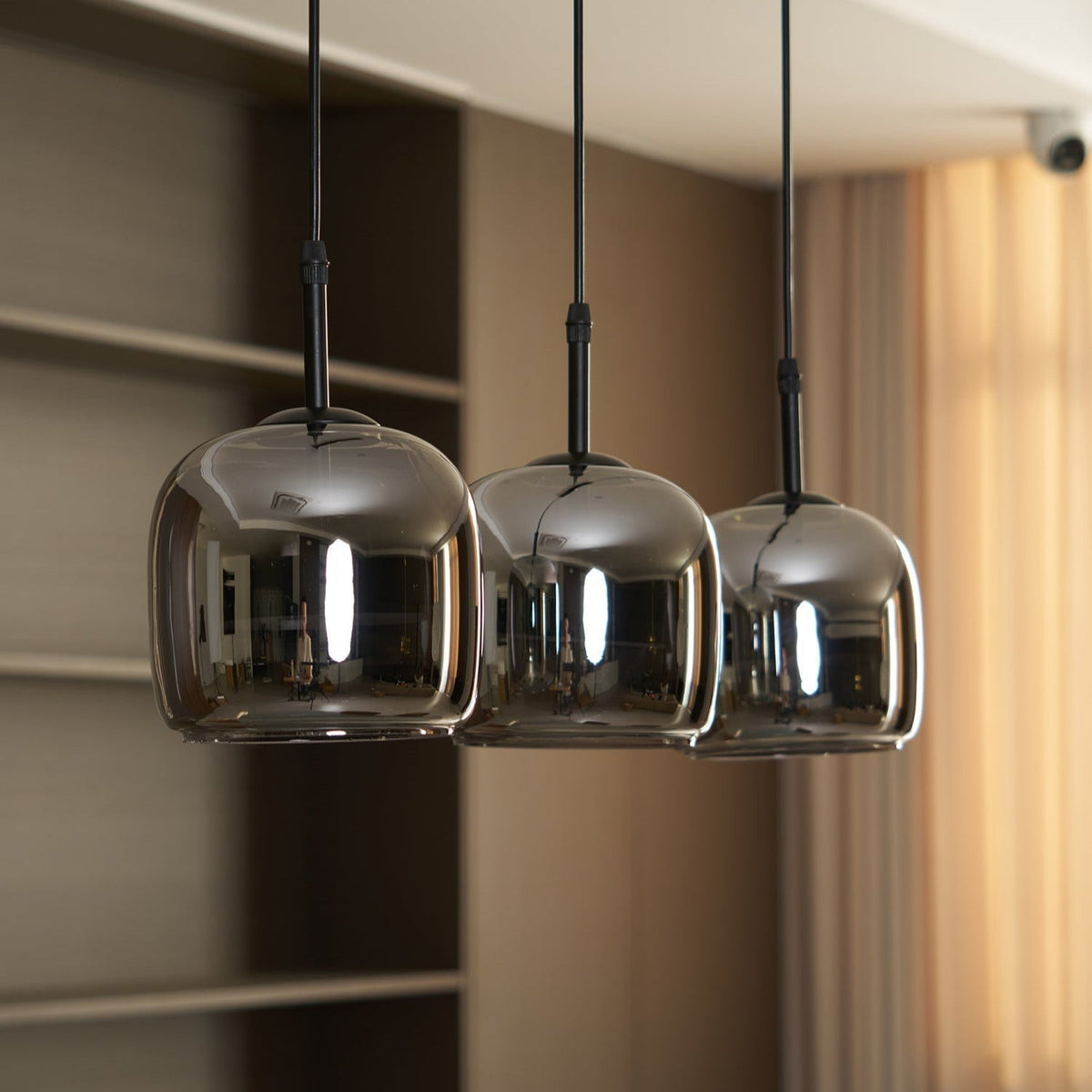 Rookgrijze glazen hanglamp met dimfunctie voor woonkamer eetkamer en slaapkamer industriële sfeerverlichting | Sulvida