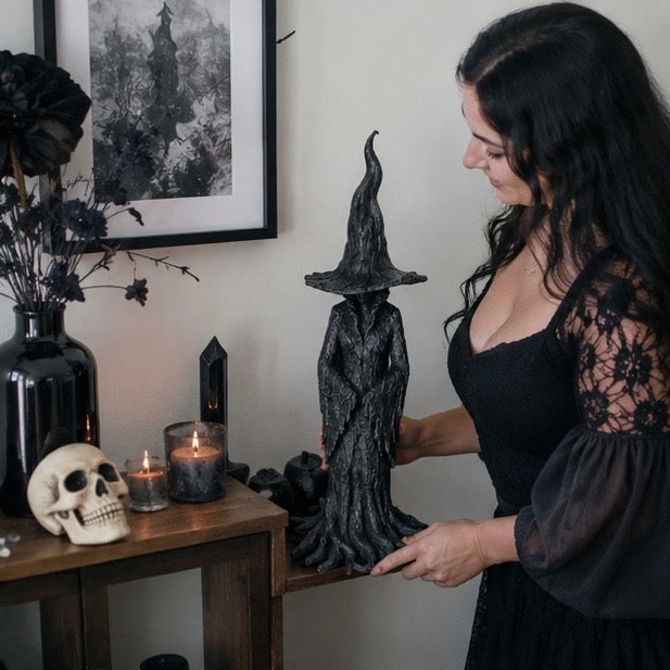 Heksen Beeldje Hars Zwart Gothic Tovenares – Mystieke Decoratie Halloween Interieur Sfeervolle Woonkamer | Sulvida