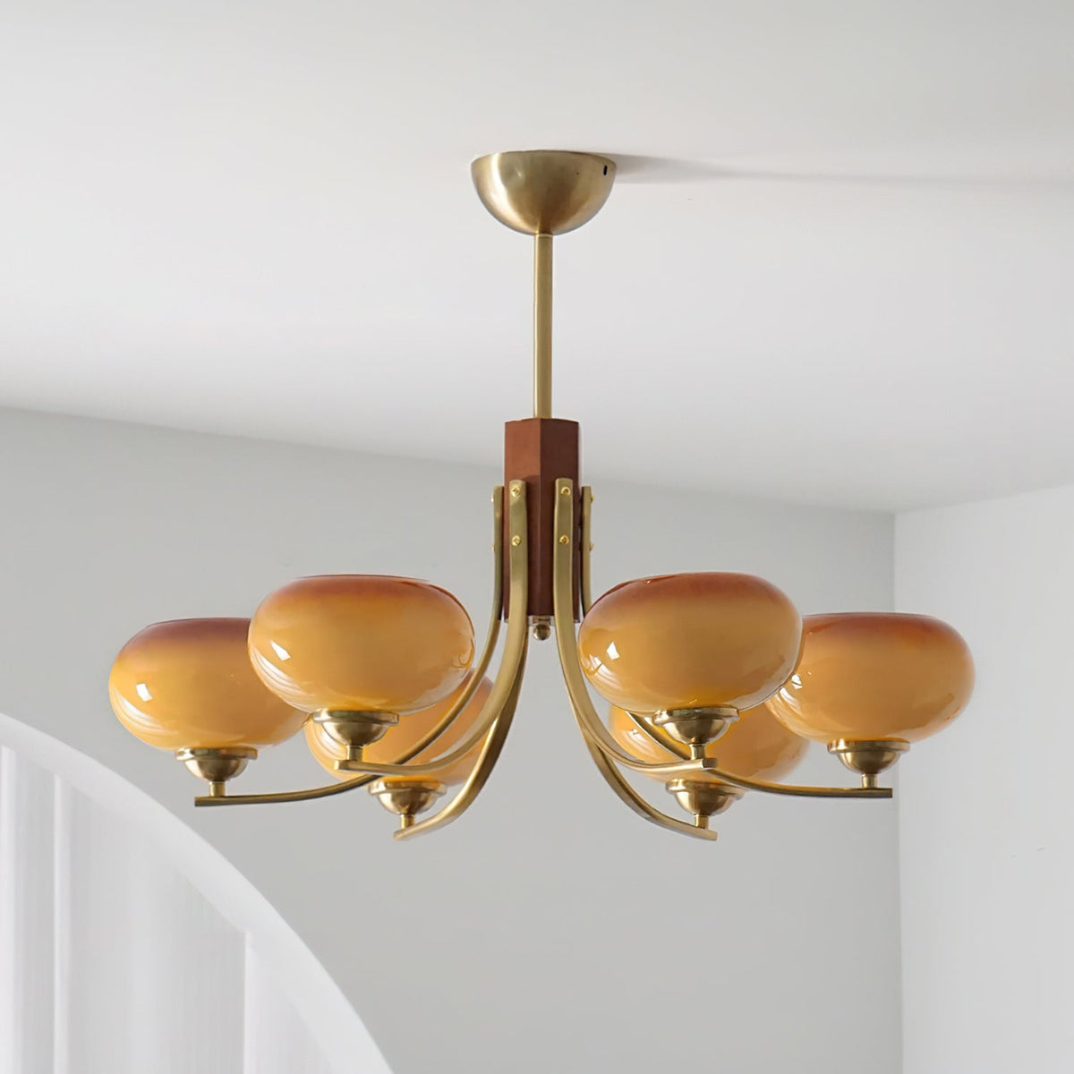 Glazen Bolkroonluchter met 6 Lichtpunten Ambertint Hanglamp Woonkamer Eetkamer Modern Koperen Armatuur | Sulvida