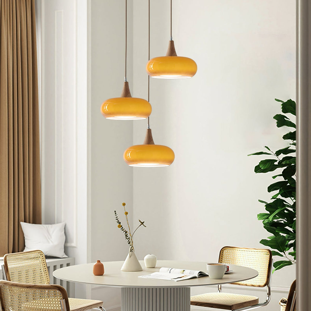 Hanglamp met Houten Kap Amber Glas Scandinavisch Design Eetkamer Keuken Modern Interieur Verlichting | Sulvida