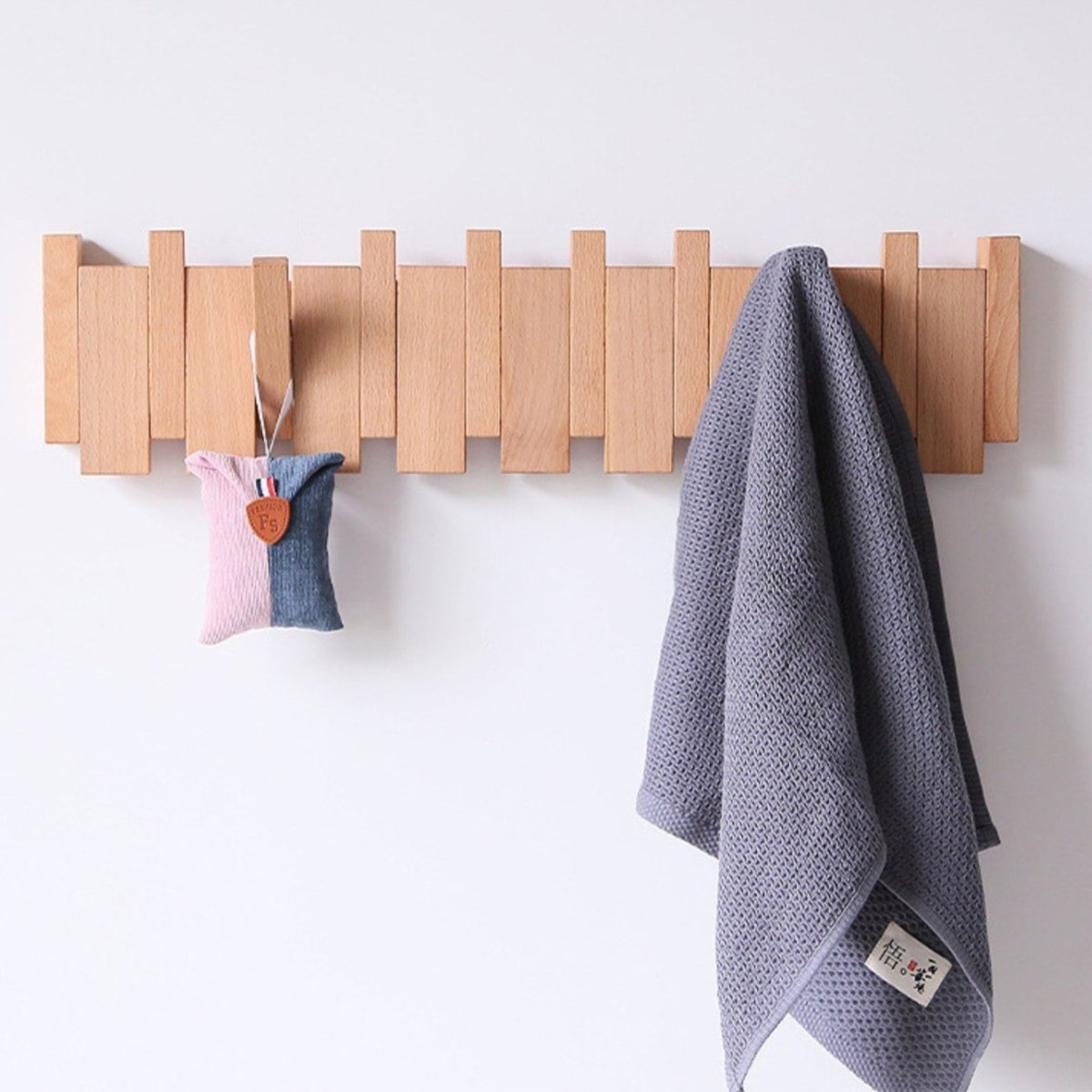 Wandkapstok Hout Piano Design Inklapbare Haken Ophangsysteem Hal Slaapkamer Natuurlijk Hout Afwerking Stijlvol | Sulvida