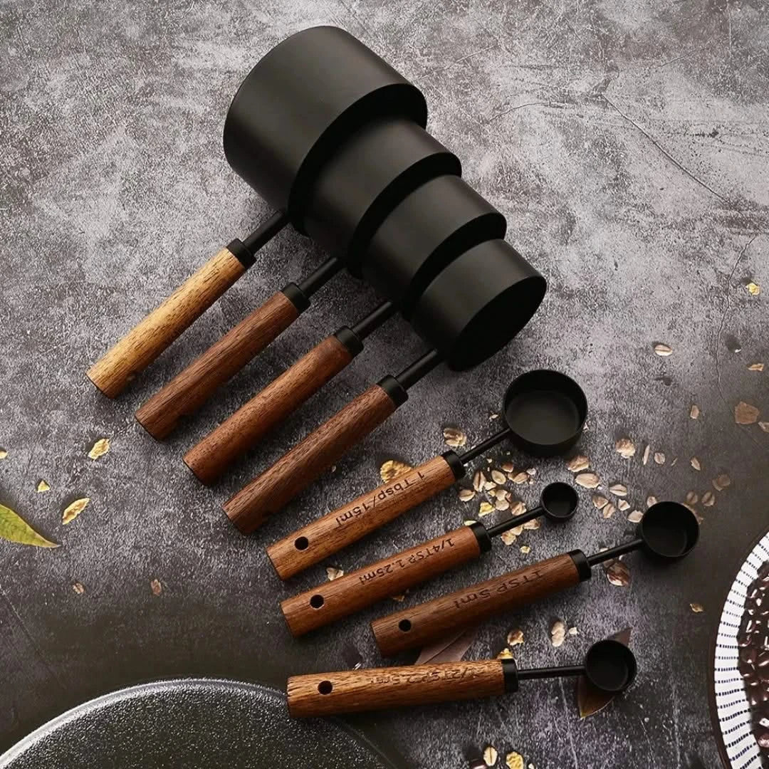 Edelstahl-Messlöffel-Set mit Holzgriff – 3-teiliges Küchenmesswerkzeug in Schwarz, Gold und Silber | Sulvida