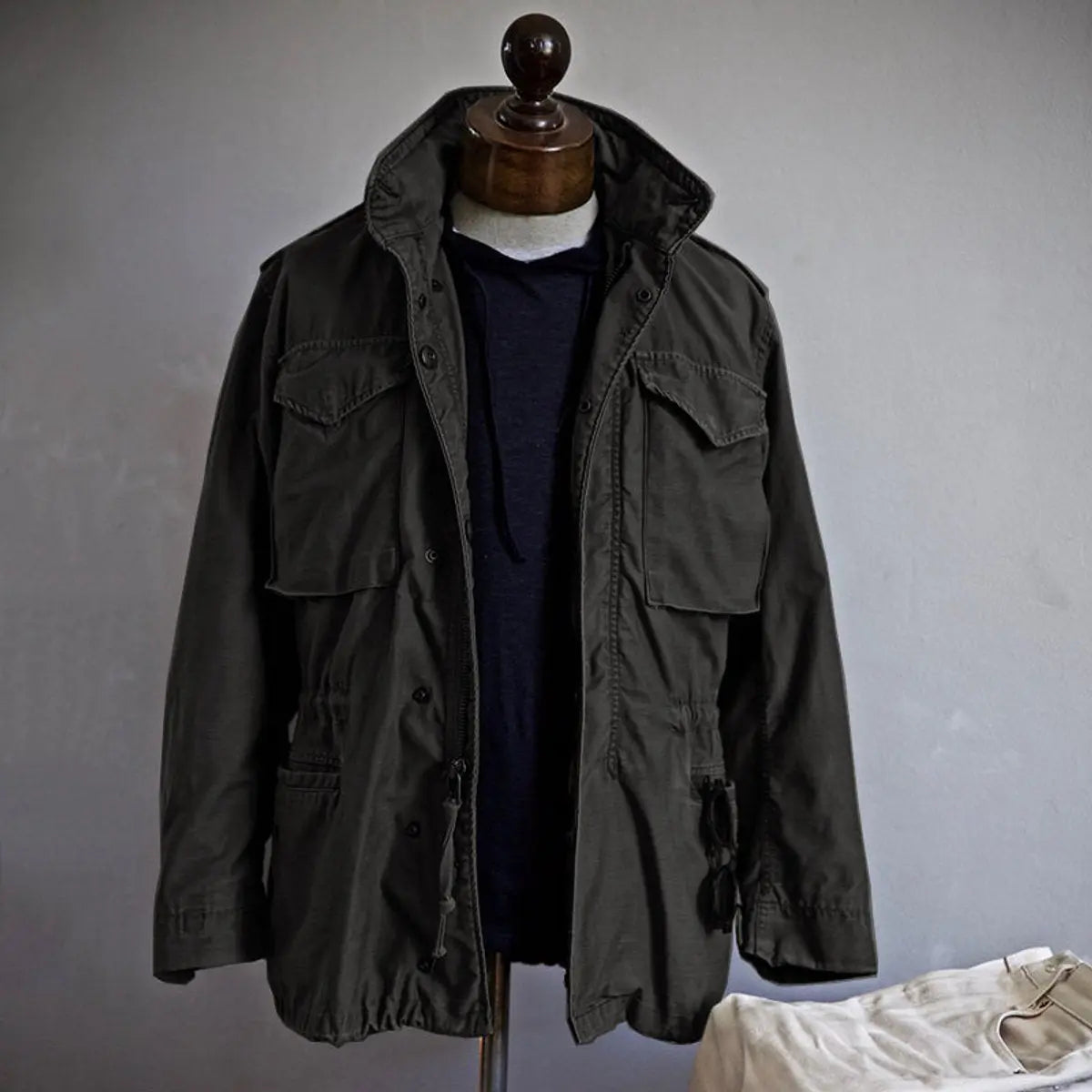 Veste pour homme avec taille ajustable et poches poitrine fonctionnelles pour un usage quotidien, tenues décontractées et élégantes | Sulvida