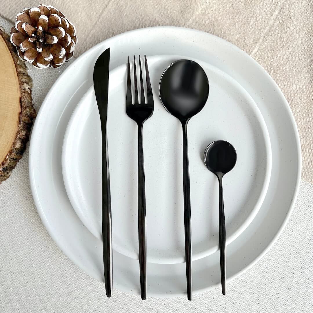 Modern Bestekset Zwart 4-delig Luxe RVS Messen Vorken Lepels Stijlvol Design voor Dagelijks en Feestelijk Tafelen | Sulvida