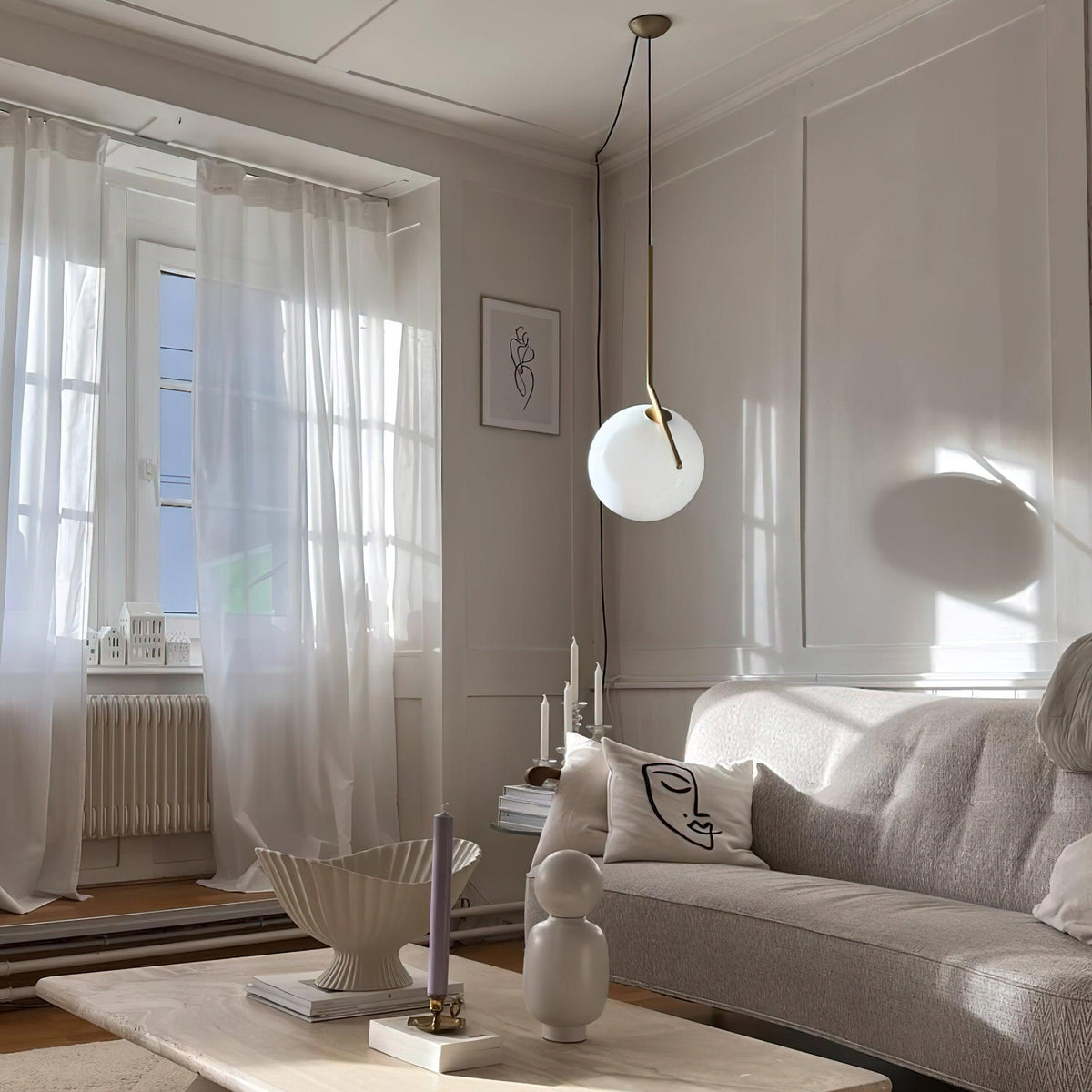 Glazen Hanglamp met Messing Afwerking Elegante Eetkamer en Woonkamer Pendel Verlichting E27 Fitting Design | Sulvida