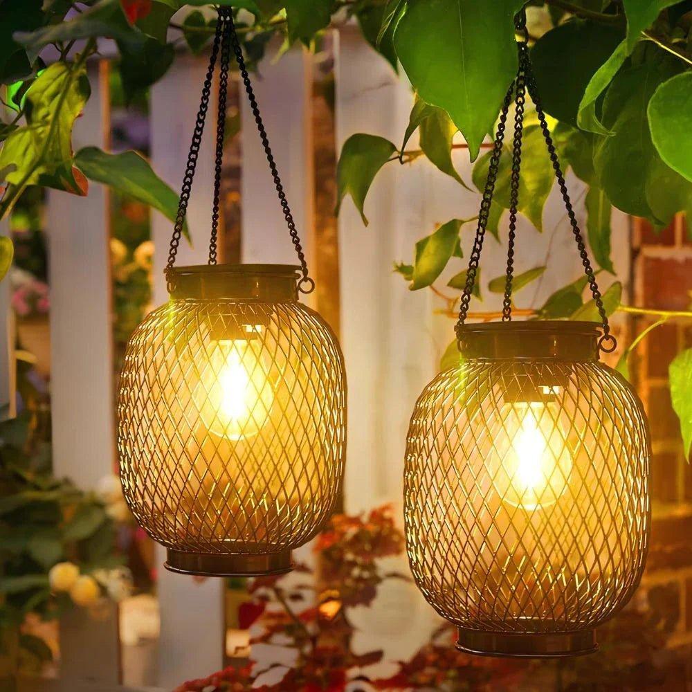 Decoratieve tuinlantaarn met zonne-energie en schemersensor voor sfeervolle terras en pad verlichting | Sulvida