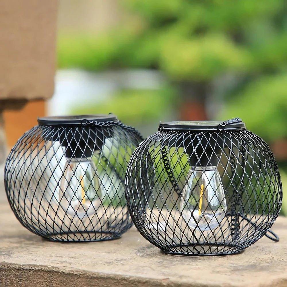 Decoratieve tuinlantaarn met zonne-energie en schemersensor voor sfeervolle terras en pad verlichting | Sulvida
