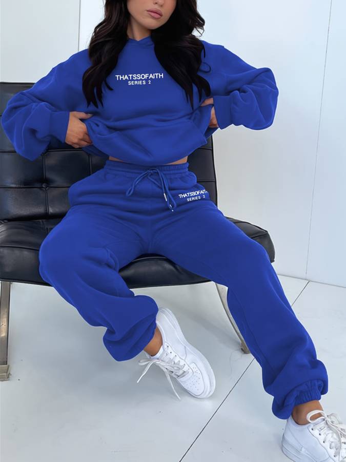 Ensemble de jogging décontracté deux pièces avec pantalon et haut assortis pour se détendre à la maison et sortir faire du sport | Sulvida