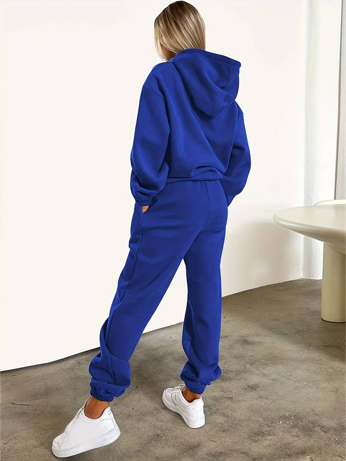 Ensemble de jogging décontracté deux pièces avec pantalon et haut assortis pour se détendre à la maison et sortir faire du sport | Sulvida