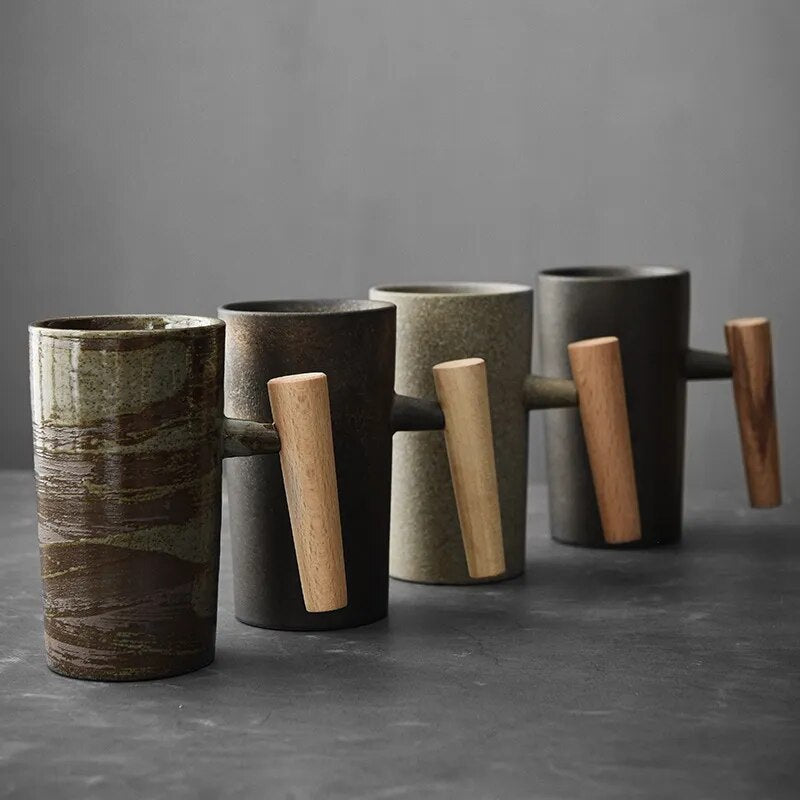 Handgemaakte keramische koffiemok met houten accent en natuurlijke aardetinten 220ml voor koffie thee | Sulvida