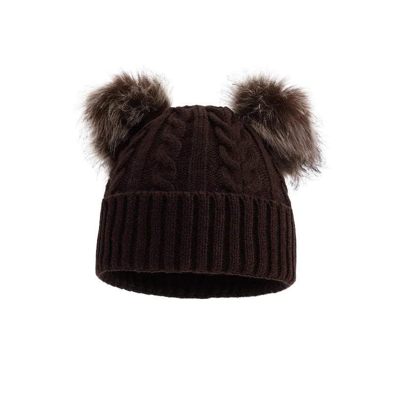 Gebreide Damesmuts met Dubbele Pompons Wintermuts Kabelpatroon Oprolbare Rand Warme Beanie Dames Stijlvol | Sulvida