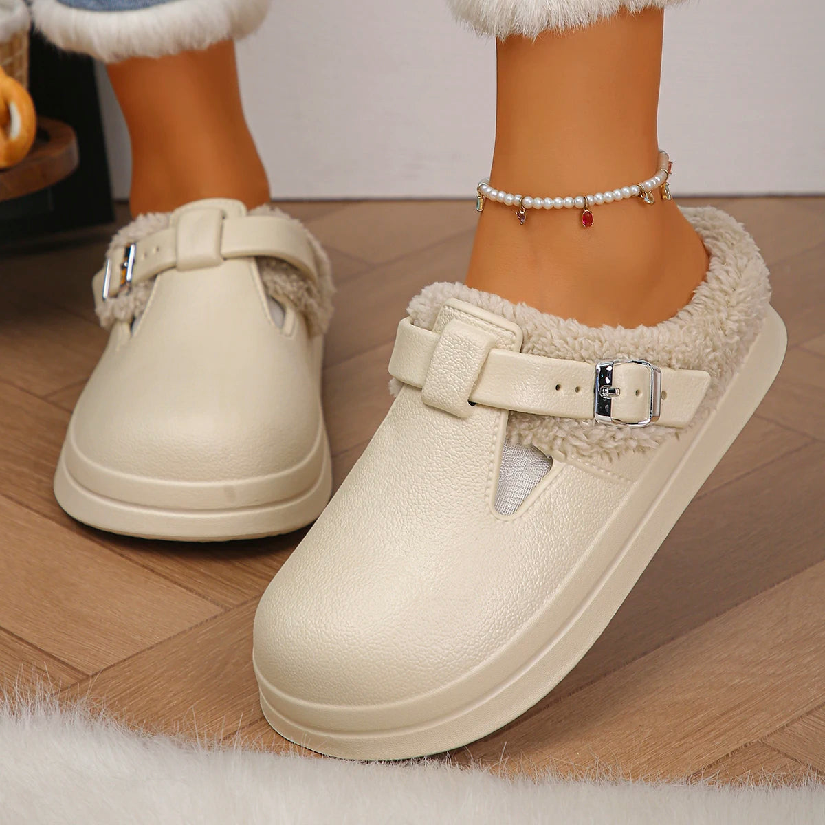 Chaussons chauds avec doublure en peluche et boucle métallique pour femme, pantoufles d’intérieur d’hiver antidérapantes et confortables | Sulvida