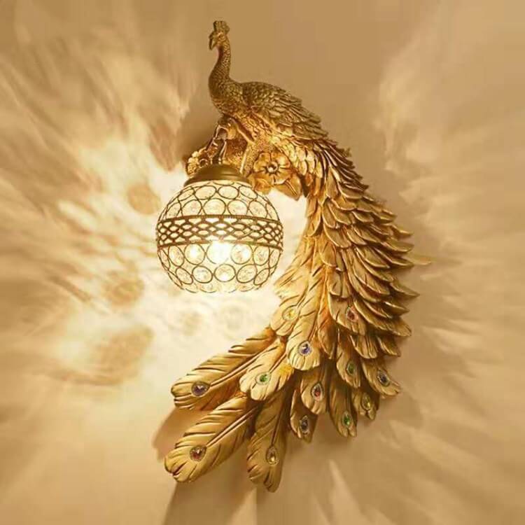 Wandlamp Kristallen Bol Pauw Hars Decoratief Enkel Lichtpunt Sfeervol Interieur Luxe Accent Wandverlichting | Sulvida