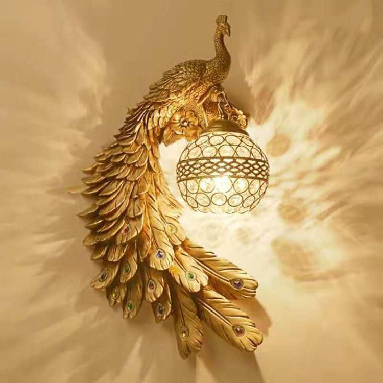 Wandlamp Kristallen Bol Pauw Hars Decoratief Enkel Lichtpunt Sfeervol Interieur Luxe Accent Wandverlichting | Sulvida