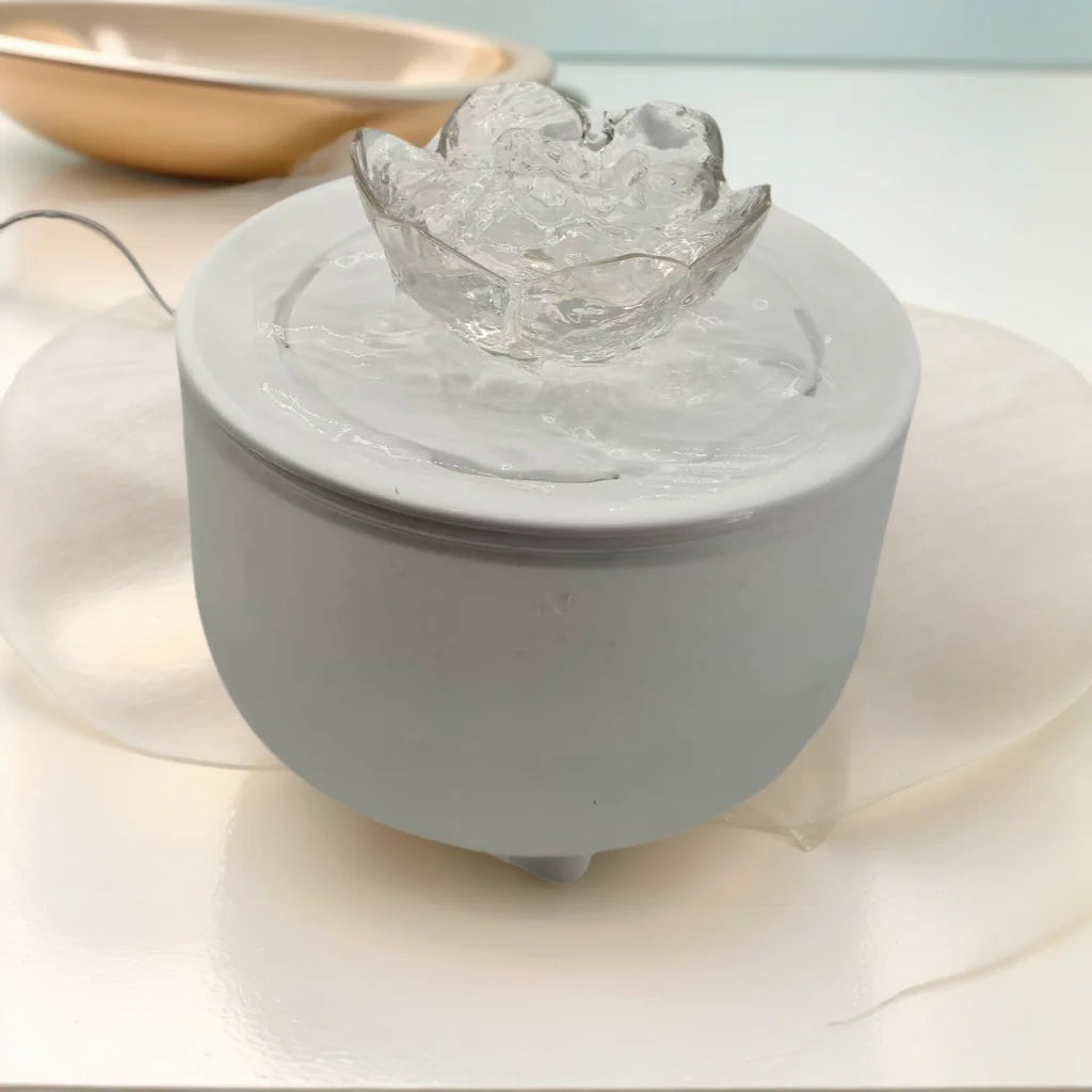 Fontaine à eau pour animaux avec filtre 1.2L Réservoir d’eau électrique silencieux pour chats et chiens Rechargeable par USB | Sulvida