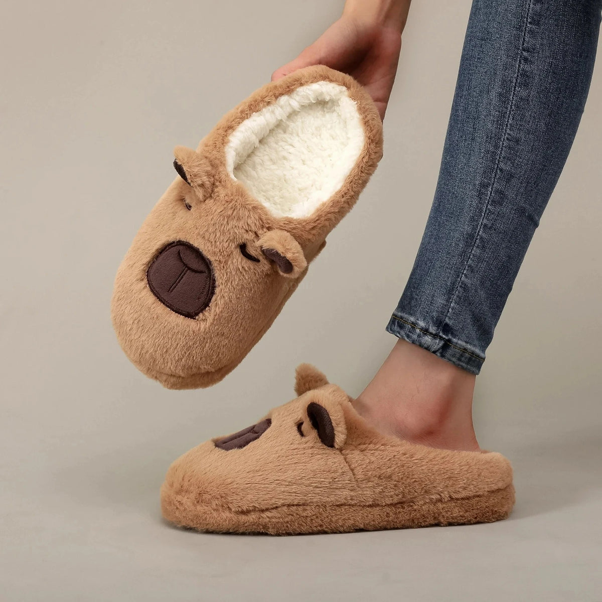 Pluche Huispantoffels met Capybara Print Bruin Warm Binnenslippers Unisex Lichtgewicht Comfortabel Winter Thuis | Sulvida