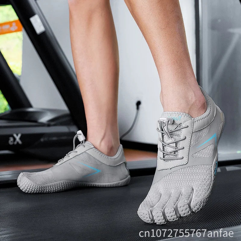Minimalistische sportschoenen met vijfteenontwerp voor gym fitness yoga wandelen indoor outdoor training | Sulvida