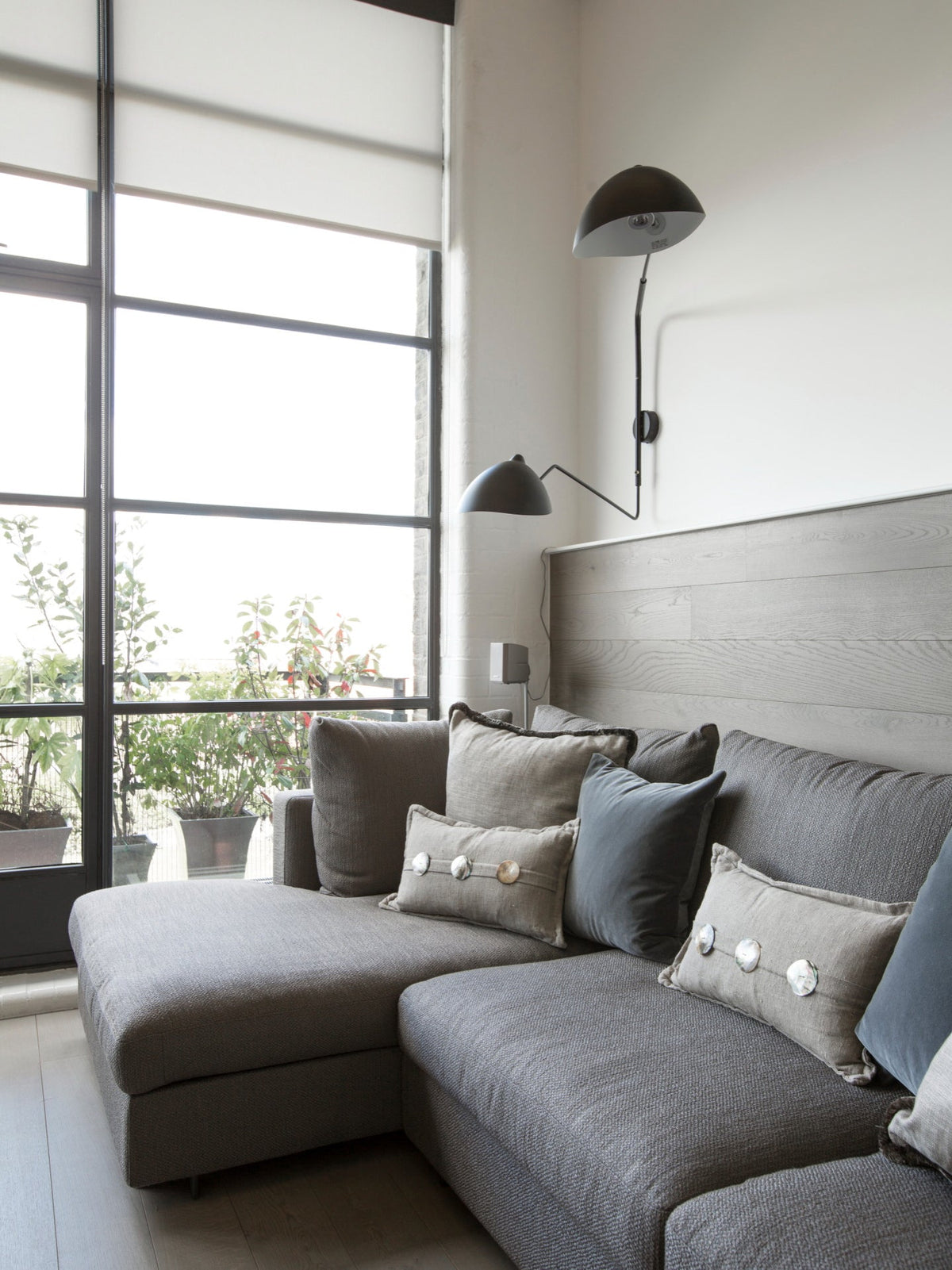 Wandlamp met verstelbare arm zwart metaal modern design 120 cm verstelbaar woonruimte leeshoek werkplek | Sulvida