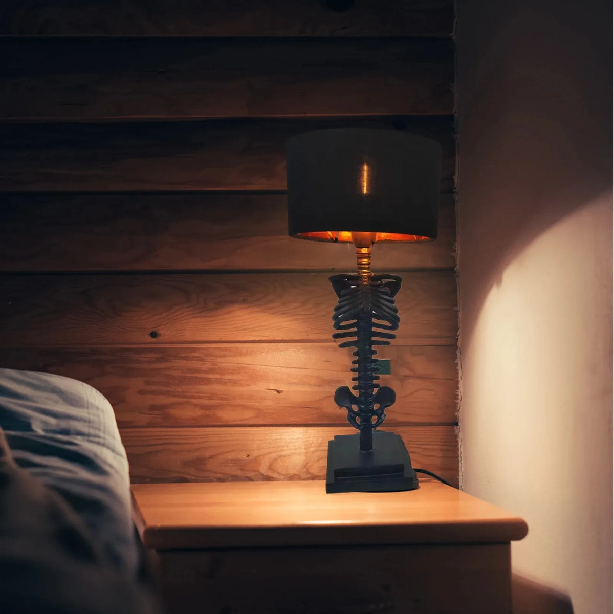Gotische Tafellamp met Skelet Handgemaakt Modern Design Zwart Sculptuur Sfeerlamp Woonkamer Nachtkastje | Sulvida