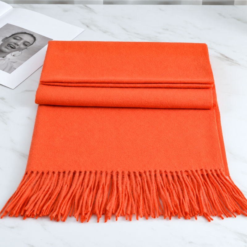 Écharpe à franges unie et douce, élégante étole, accessoire d’hiver et tour de cou chaud et confortable | Sulvida