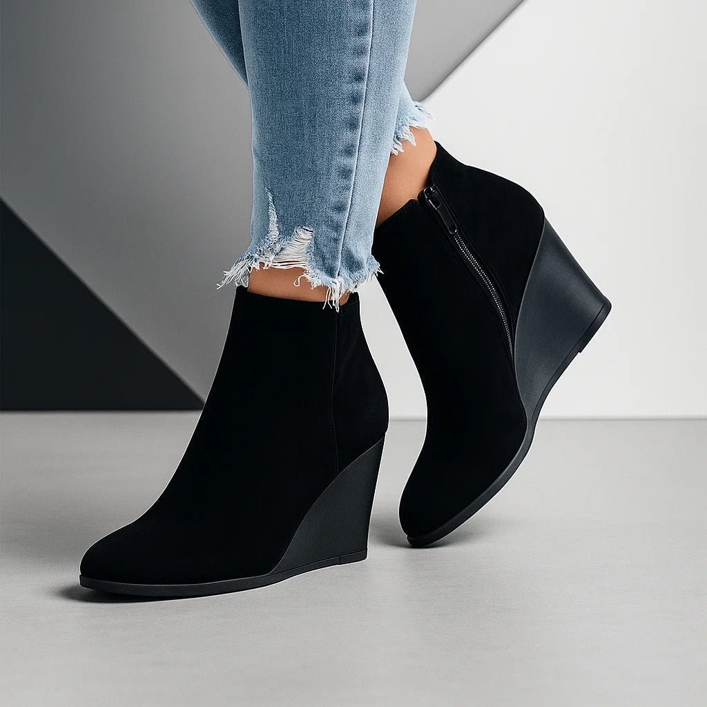 Bottines en daim à talon compensé avec détail ajouré pour femme, cognac, noir, kaki, décontractées, élégantes et confortables | Sulvida