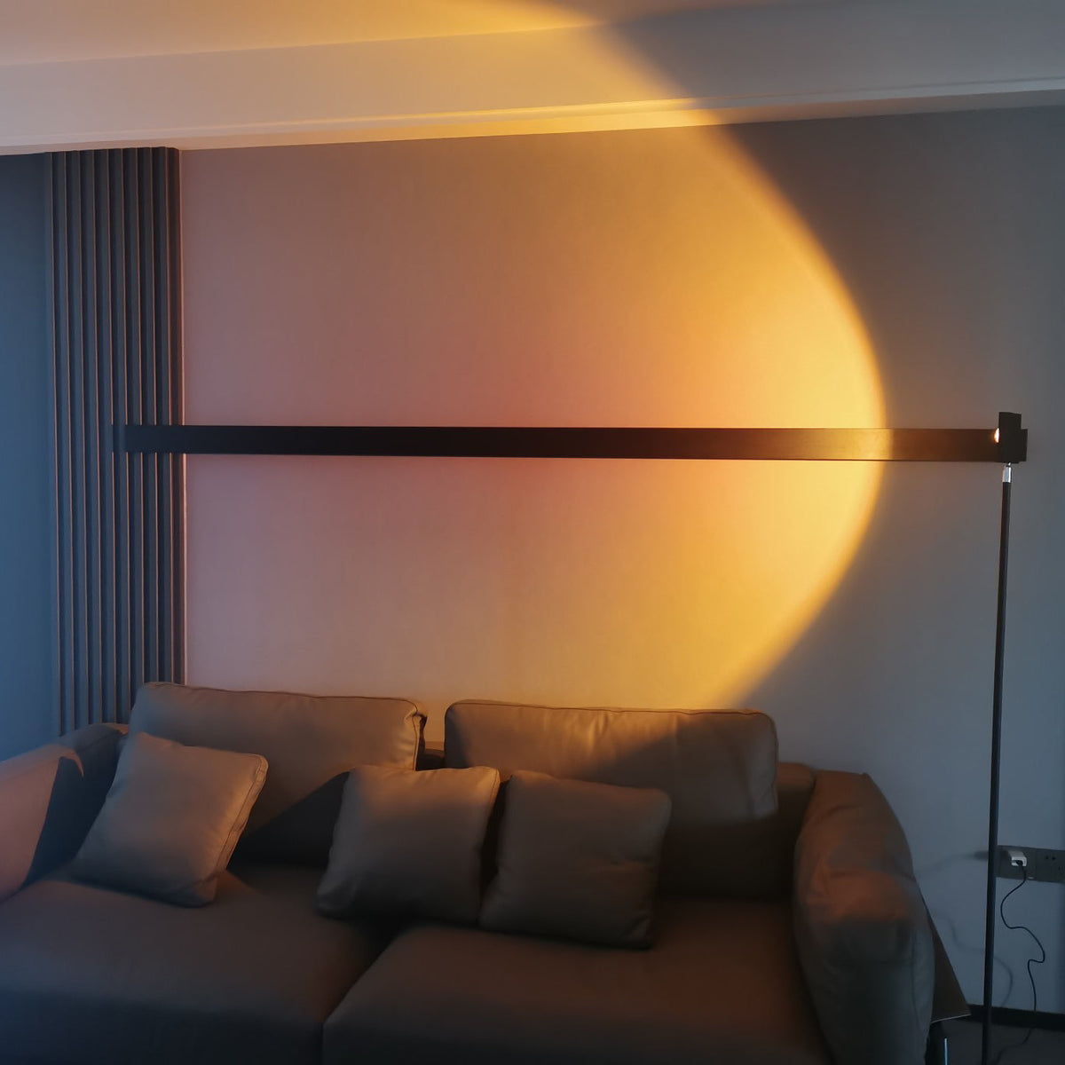 LED Staande Lamp met Halo Projectie Zwart Aluminium 180cm Sfeerverlichting voor Woonkamer Studio Modern Minimalistisch | Sulvida