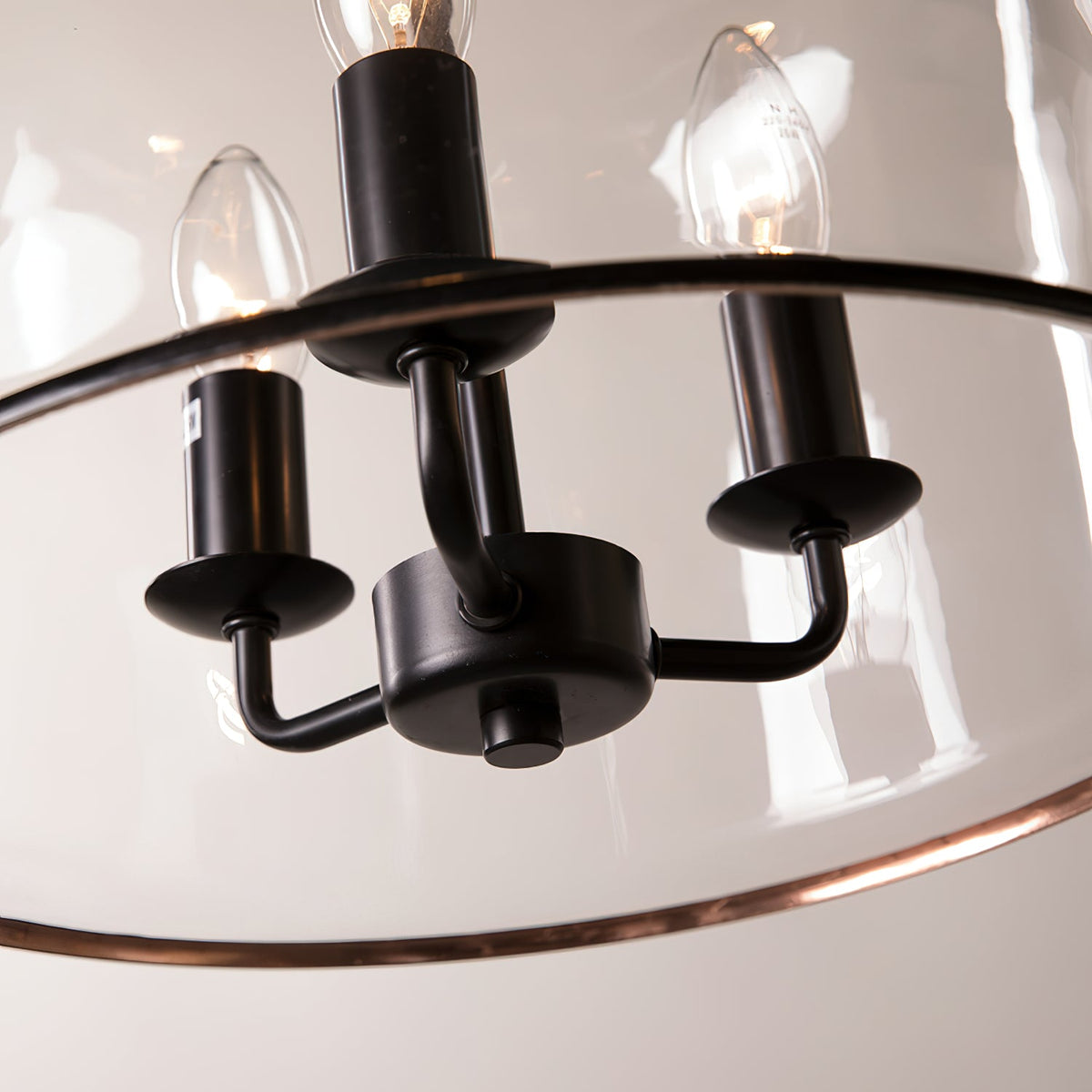 Hanglamp met glazen kap en metalen accenten voor eetkamer keuken hal woonkamer sfeervolle verlichting | Sulvida